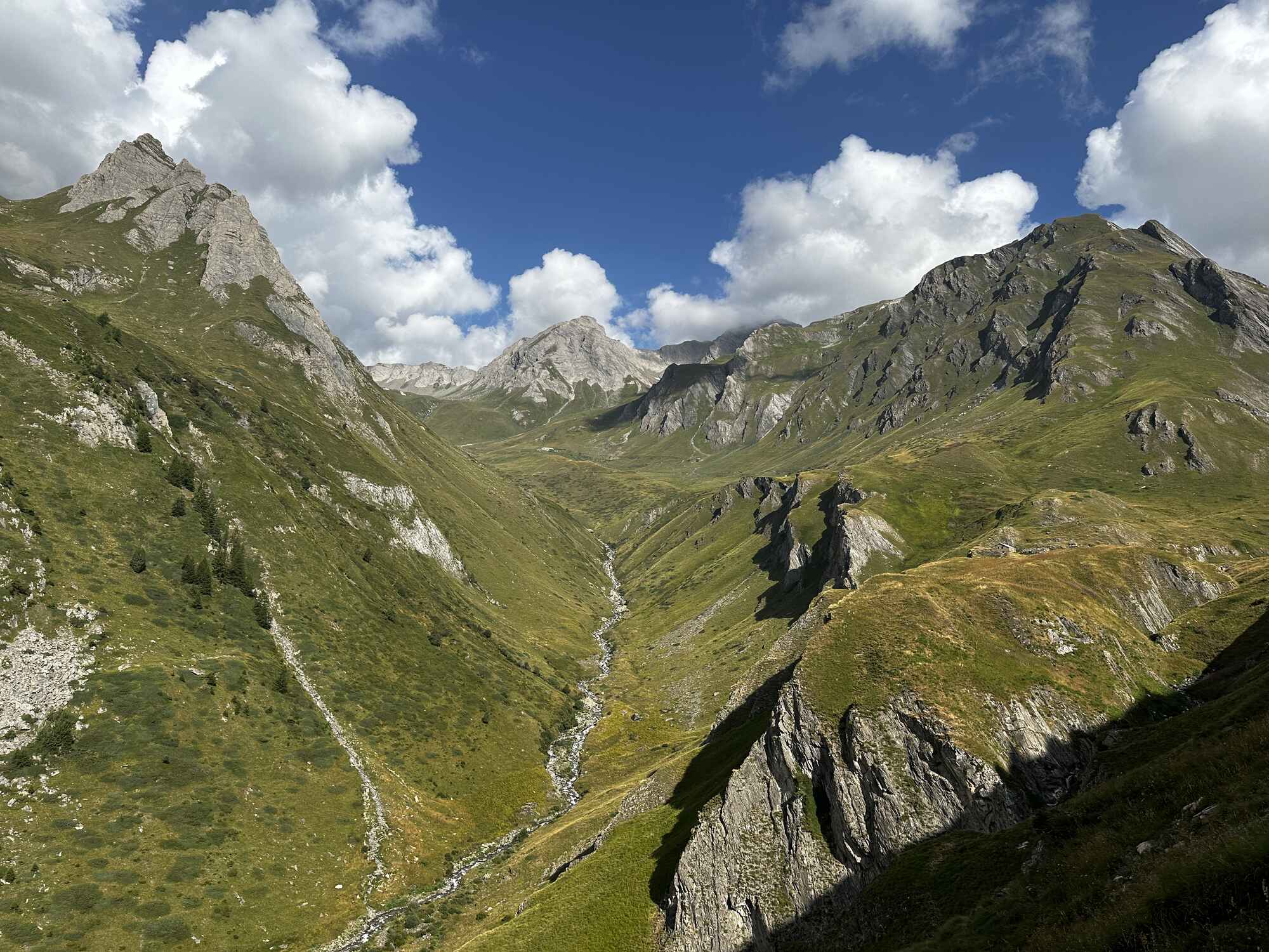 Image of the mountains in the col de Malatra